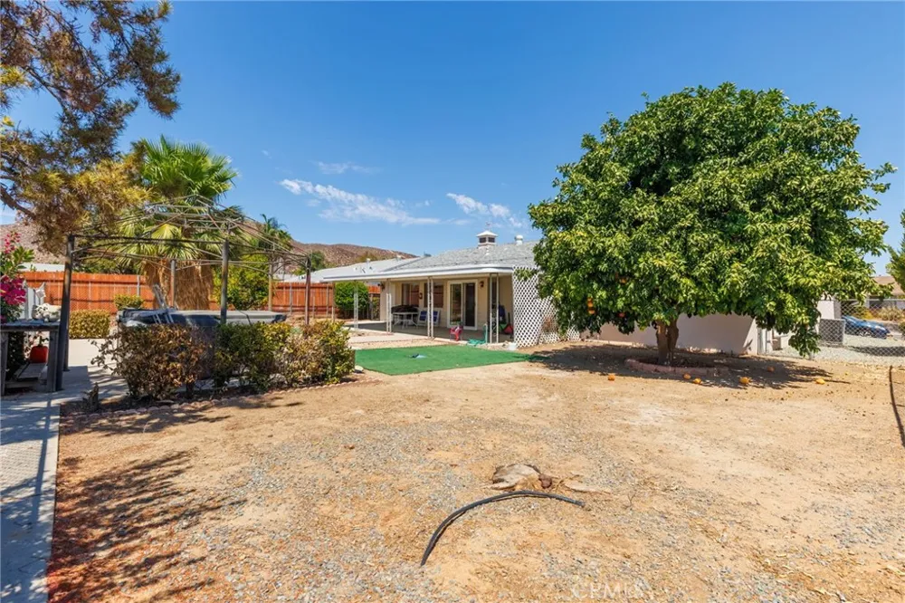 25815 Roanoke Menifee, CA 92586
