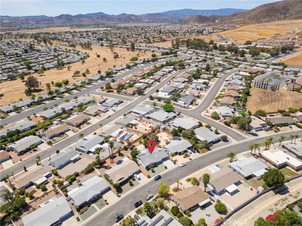 25815 Roanoke Menifee, CA 92586
