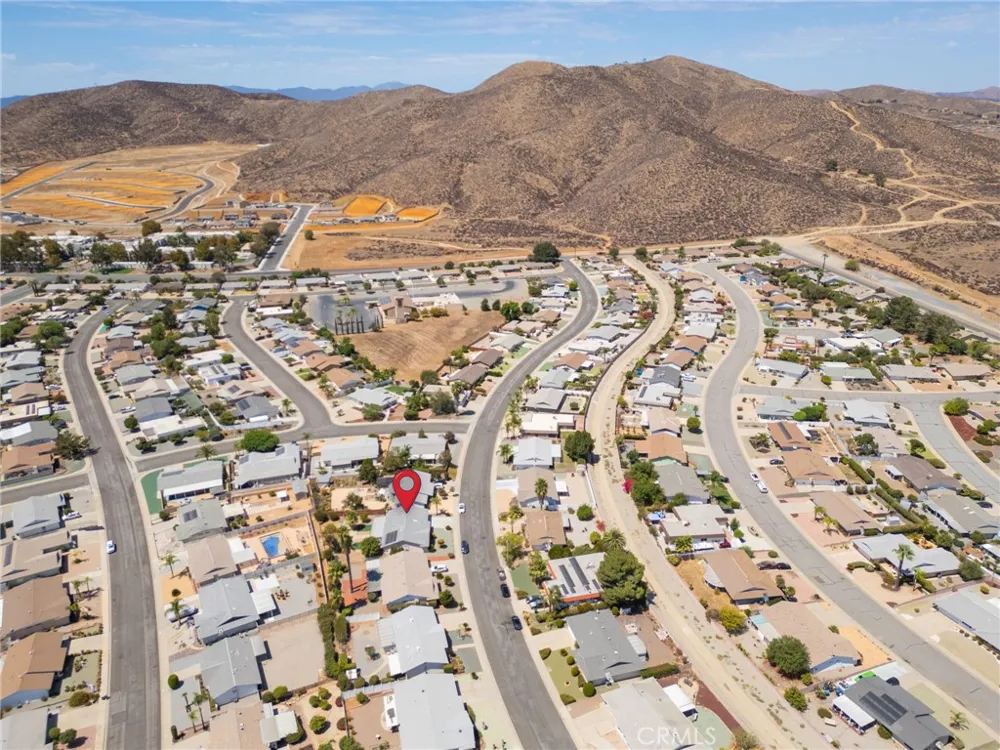 25815 Roanoke Menifee, CA 92586