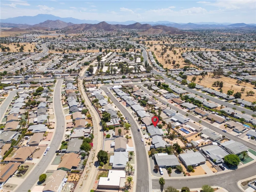 25815 Roanoke Menifee, CA 92586