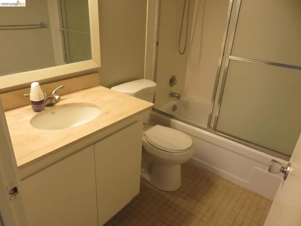 551 Jean St #410 Oakland, CA 94610