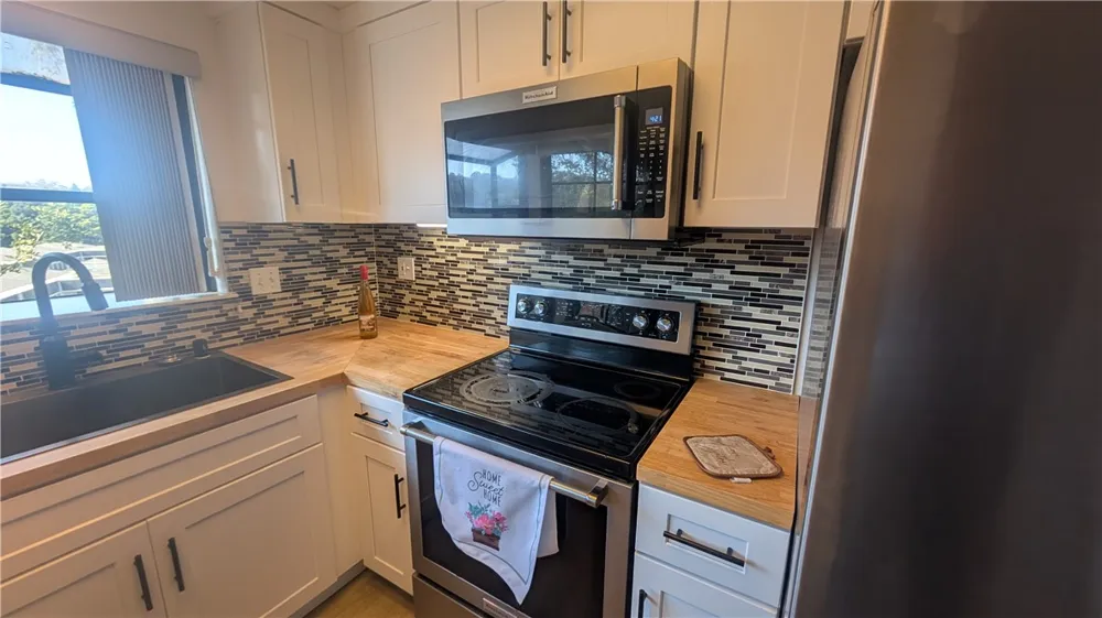 8860 Villa La Jolla La Jolla, CA 92037