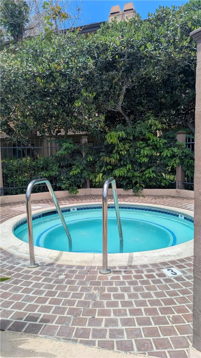8860 Villa La Jolla La Jolla, CA 92037