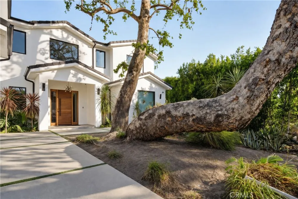 23262 Gonzales Drive Woodland Hills, CA 91367