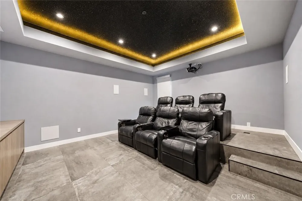 23262 Gonzales Drive Woodland Hills, CA 91367