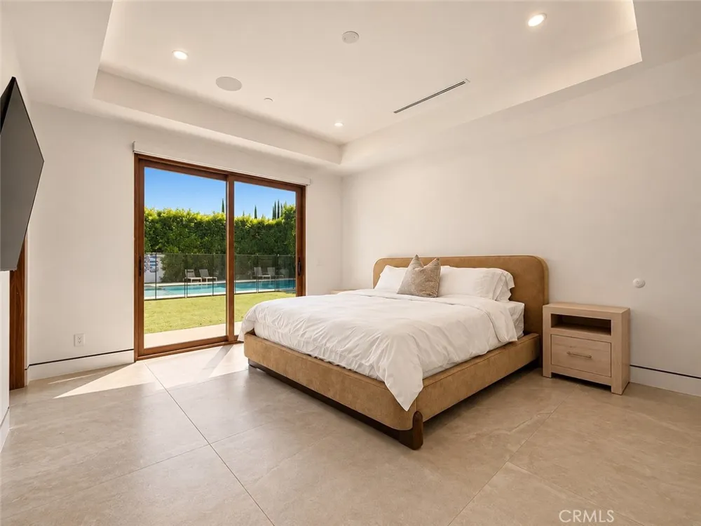 23262 Gonzales Drive Woodland Hills, CA 91367