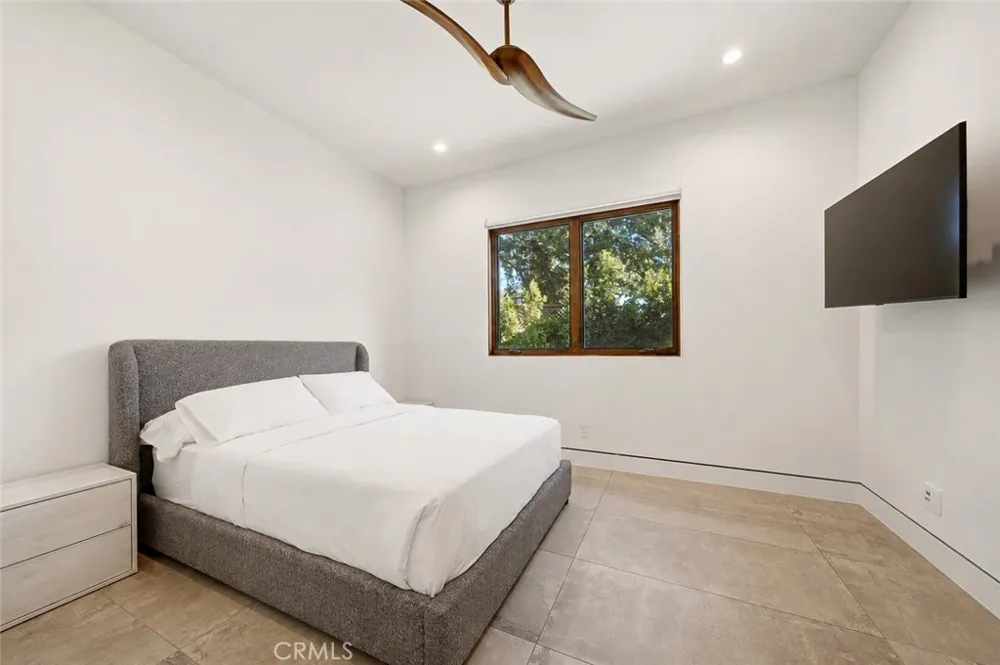 23262 Gonzales Drive Woodland Hills, CA 91367