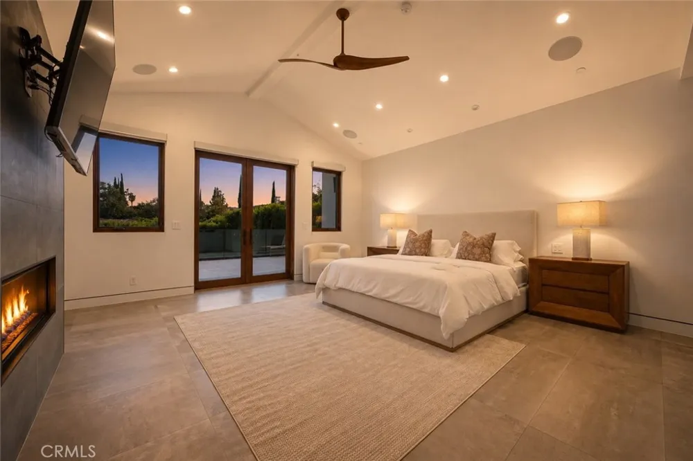 23262 Gonzales Drive Woodland Hills, CA 91367