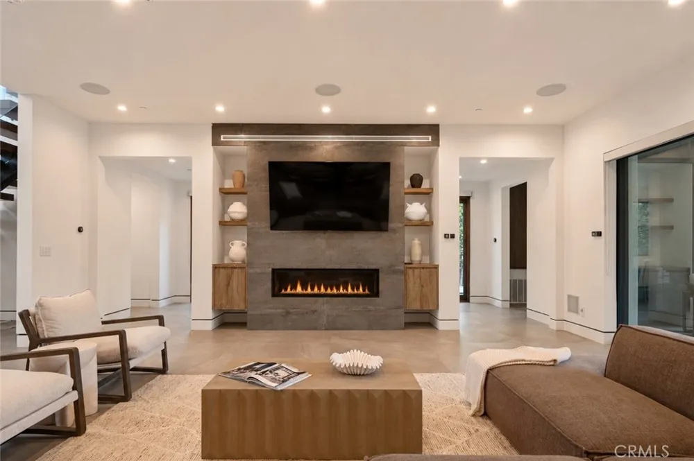 23262 Gonzales Drive Woodland Hills, CA 91367