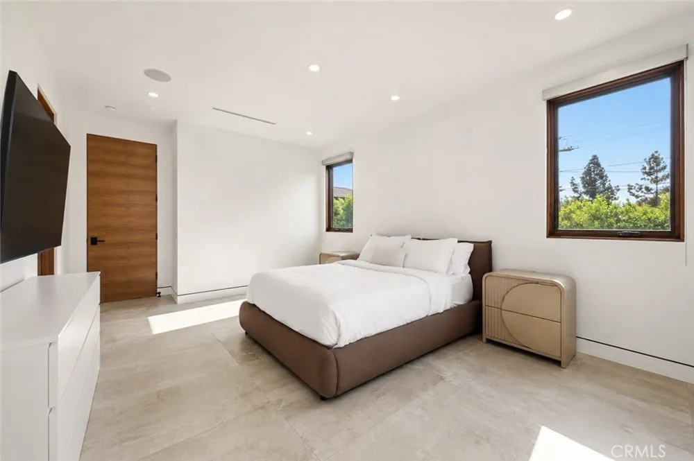 23262 Gonzales Drive Woodland Hills, CA 91367