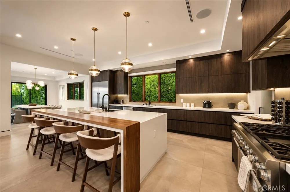 23262 Gonzales Drive Woodland Hills, CA 91367