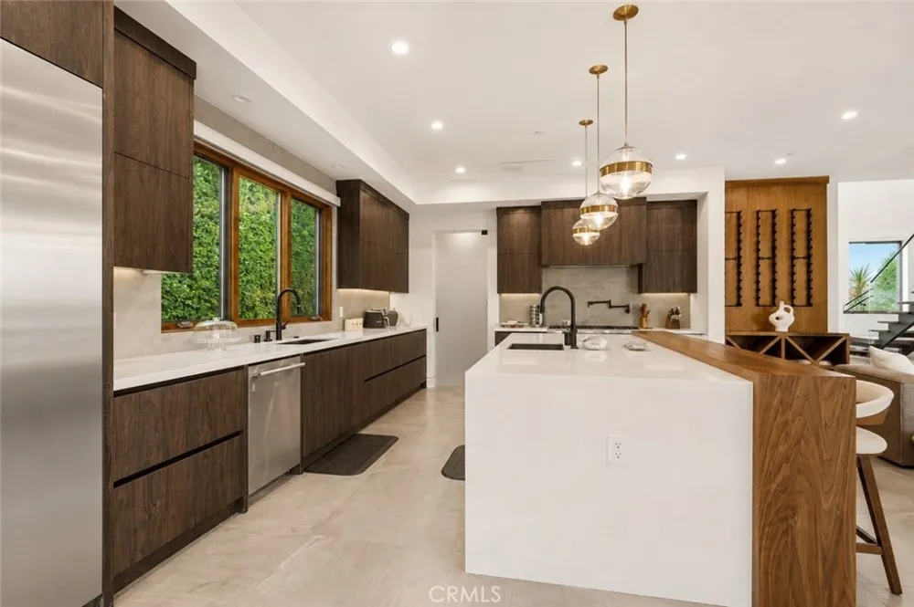 23262 Gonzales Drive Woodland Hills, CA 91367