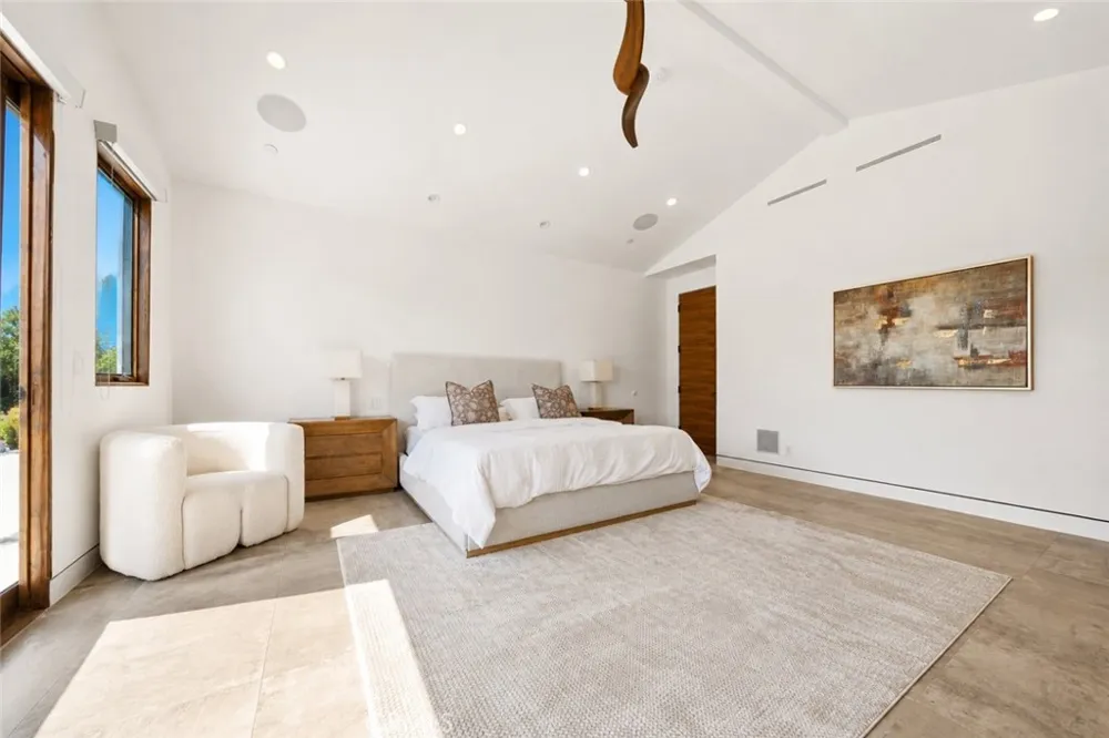 23262 Gonzales Drive Woodland Hills, CA 91367