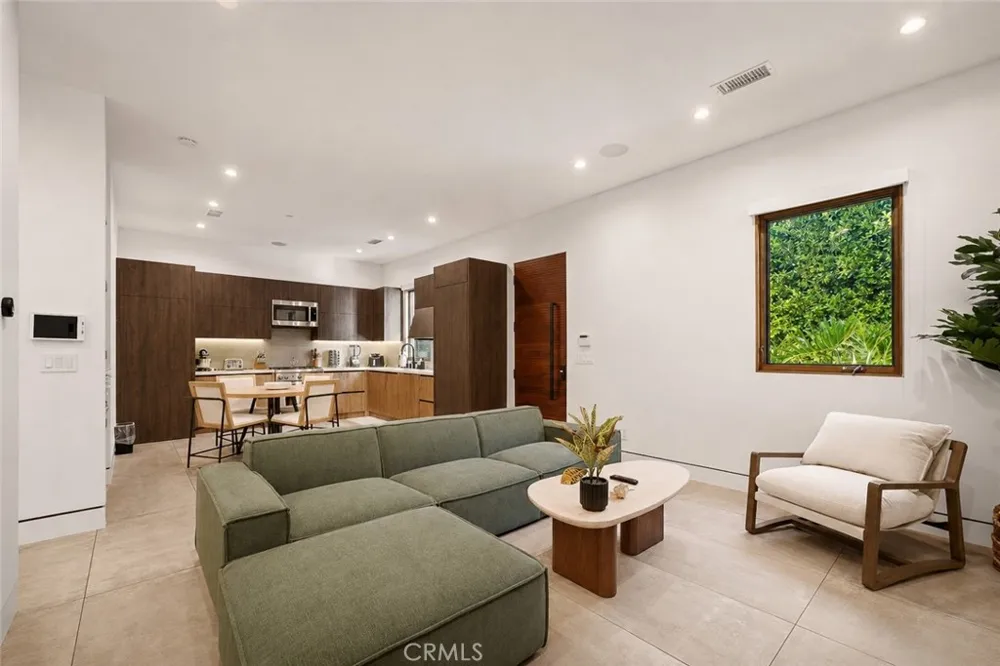 23262 Gonzales Drive Woodland Hills, CA 91367