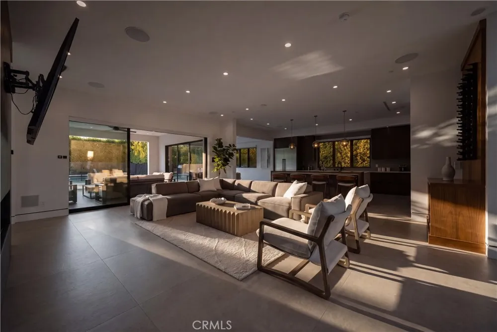 23262 Gonzales Drive Woodland Hills, CA 91367
