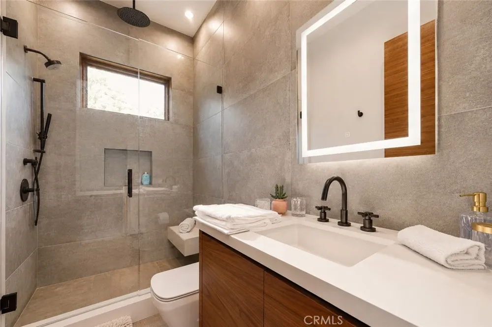23262 Gonzales Drive Woodland Hills, CA 91367