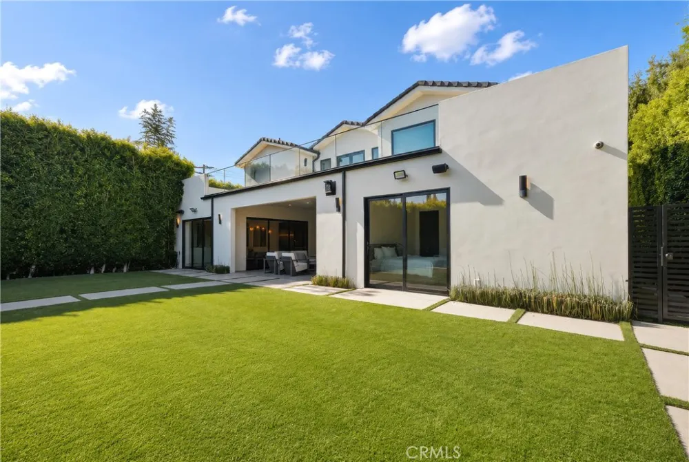 23262 Gonzales Drive Woodland Hills, CA 91367