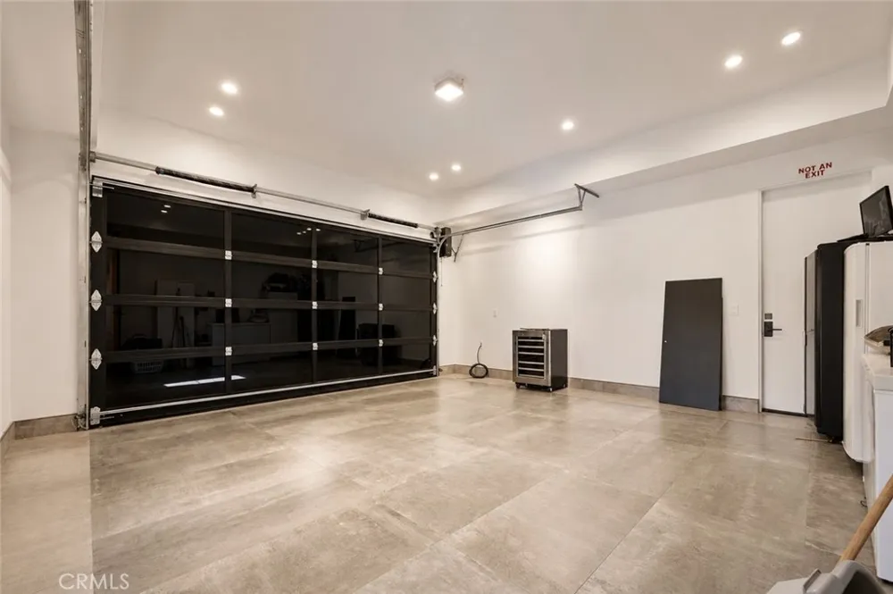 23262 Gonzales Drive Woodland Hills, CA 91367