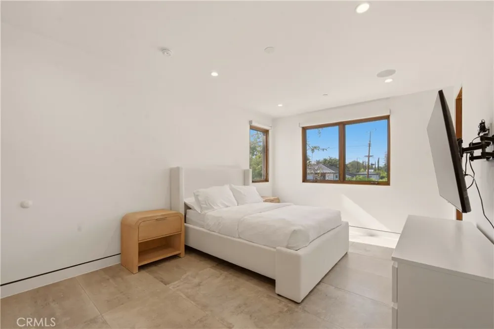 23262 Gonzales Drive Woodland Hills, CA 91367