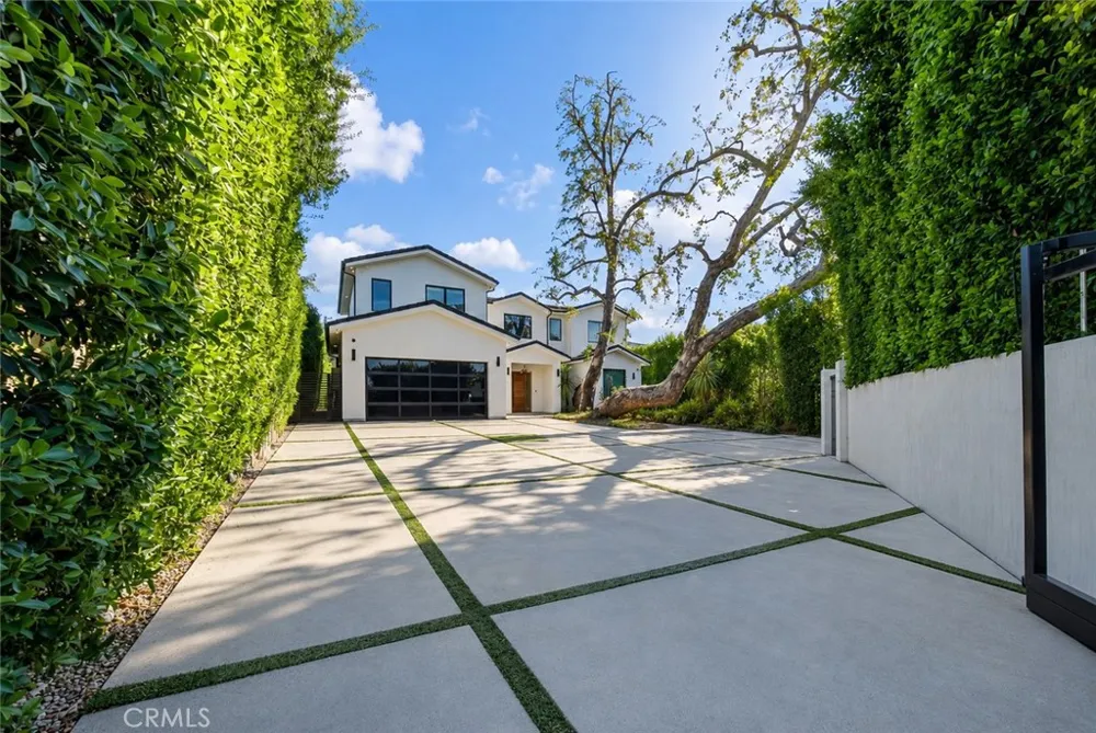 23262 Gonzales Drive Woodland Hills, CA 91367