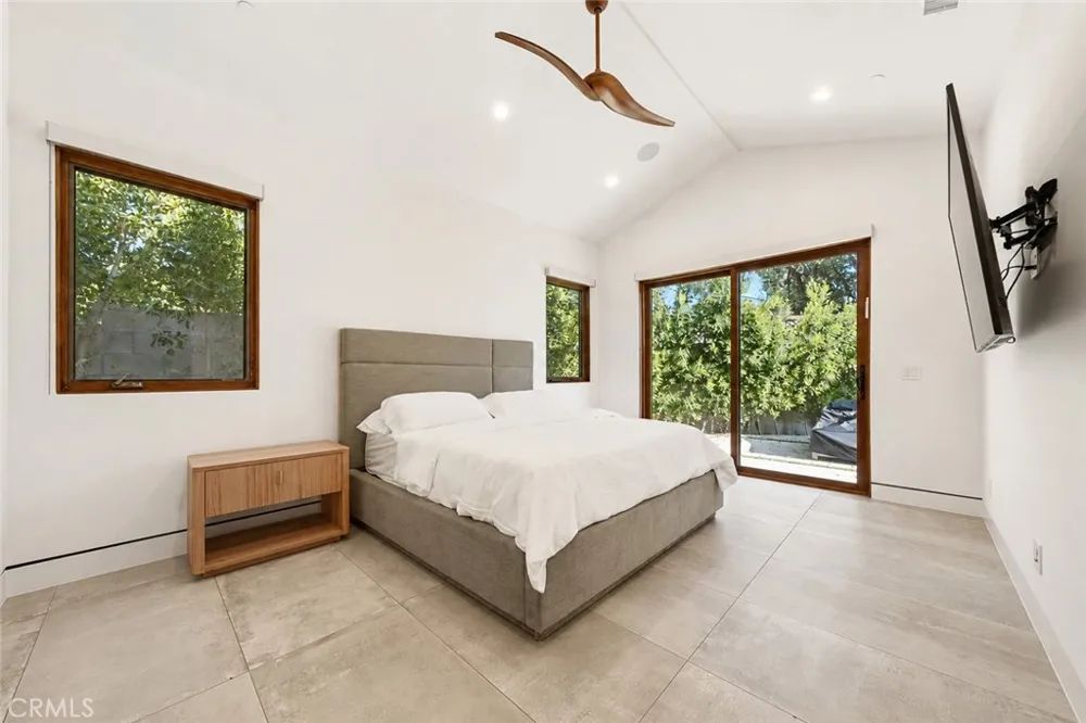 23262 Gonzales Drive Woodland Hills, CA 91367