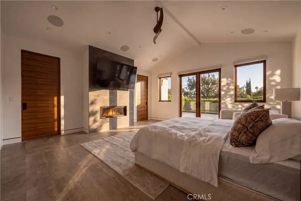 23262 Gonzales Drive Woodland Hills, CA 91367