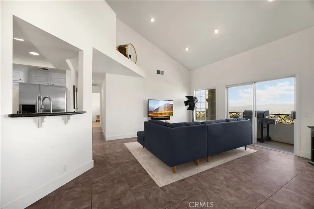 8063 E Sandstone Drive Anaheim Hills, CA 92808