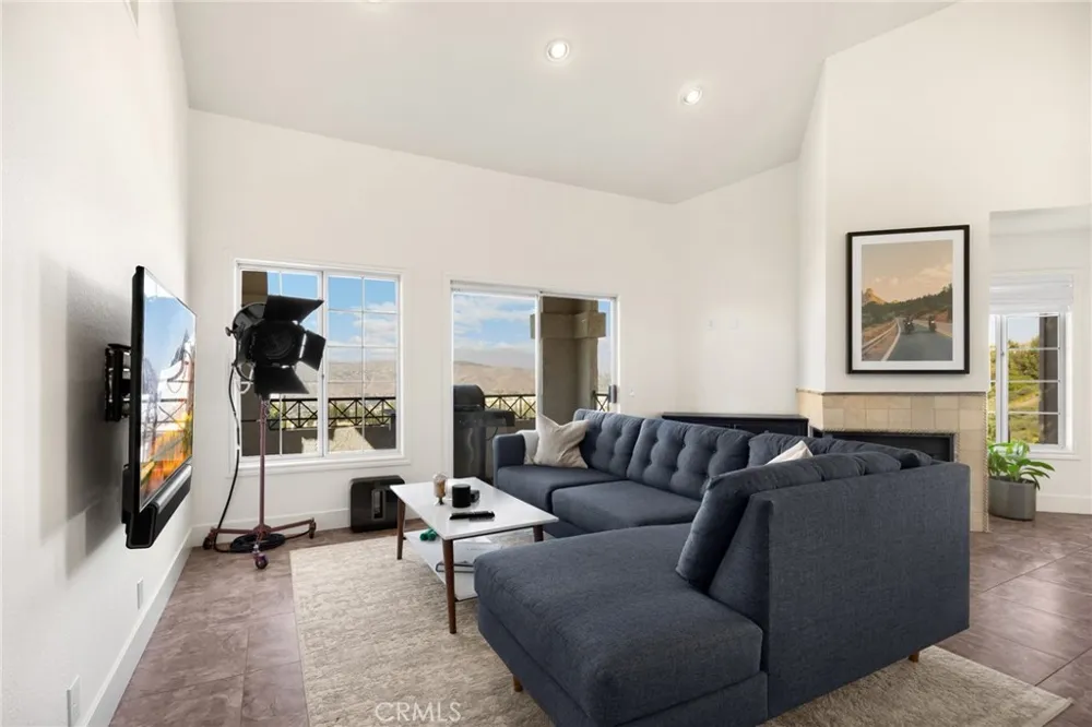 8063 E Sandstone Drive Anaheim Hills, CA 92808
