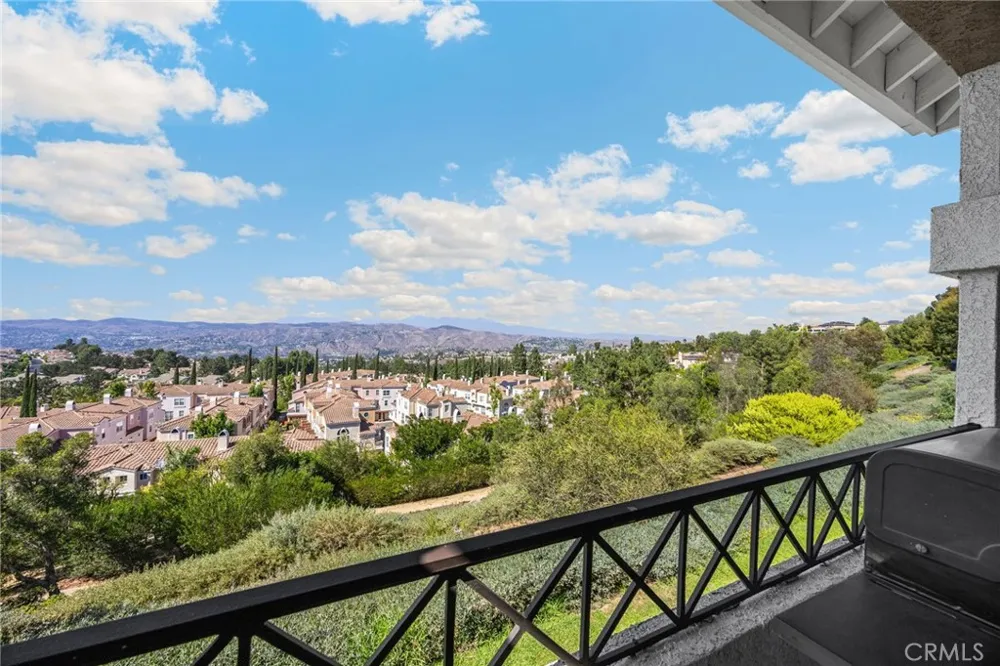 8063 E Sandstone Drive Anaheim Hills, CA 92808