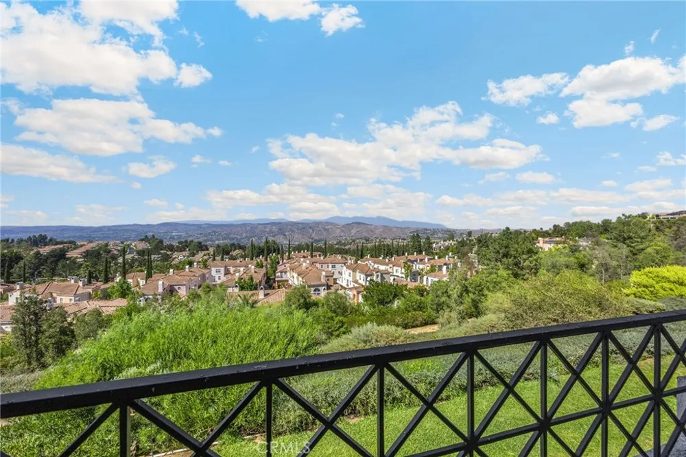 8063 E Sandstone Drive Anaheim Hills, CA 92808