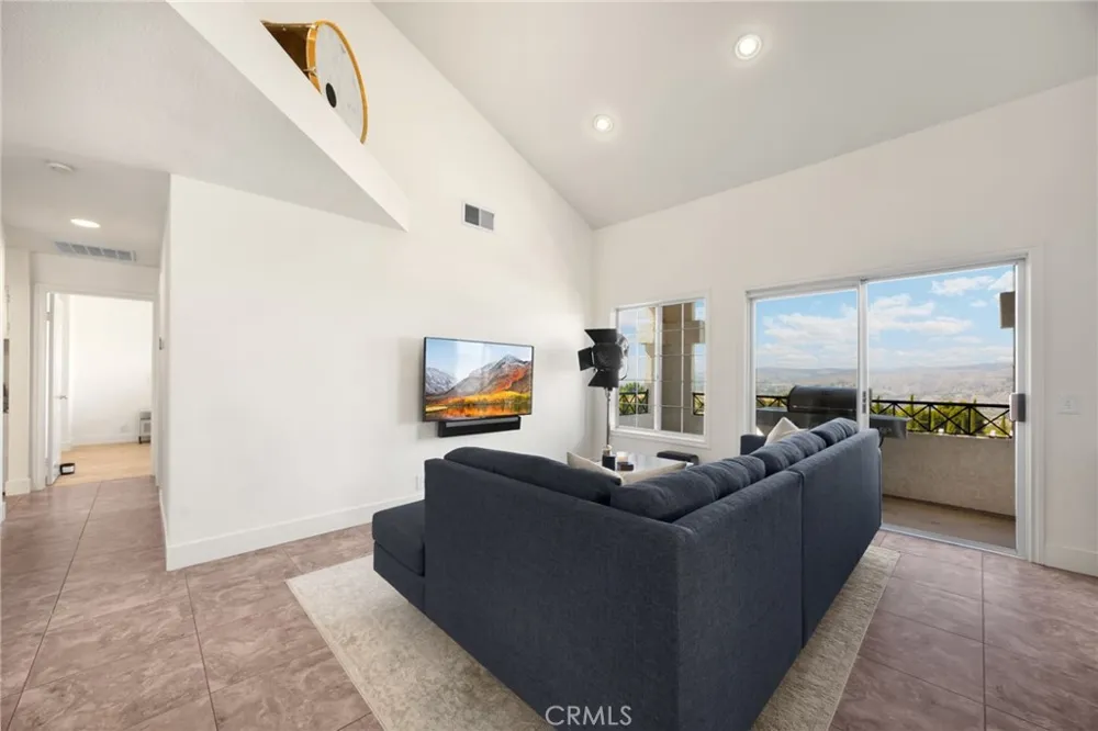 8063 E Sandstone Drive Anaheim Hills, CA 92808