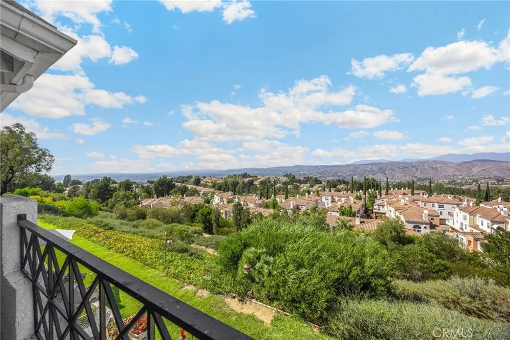8063 E Sandstone Drive Anaheim Hills, CA 92808