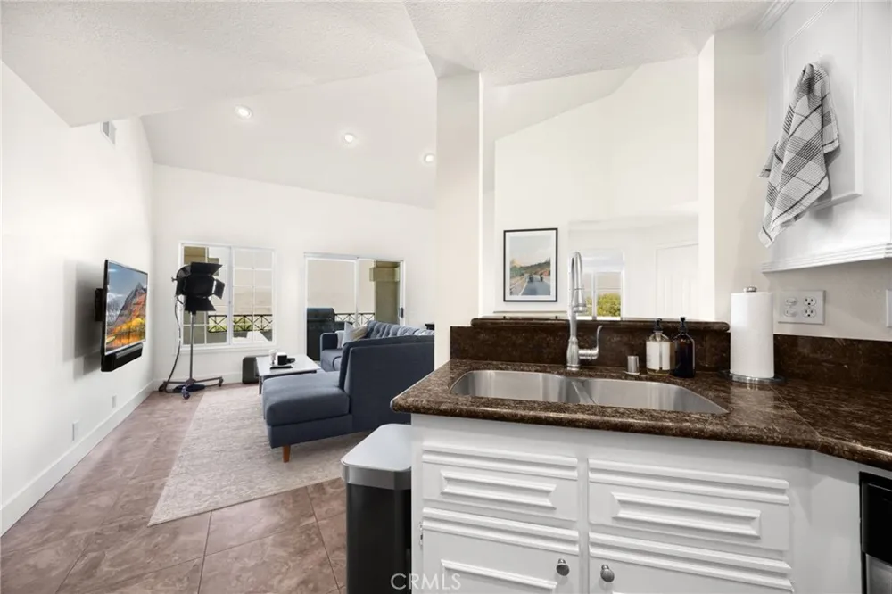 8063 E Sandstone Drive Anaheim Hills, CA 92808
