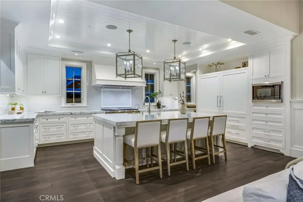 712 K Thanga Corona del Mar, CA 92625