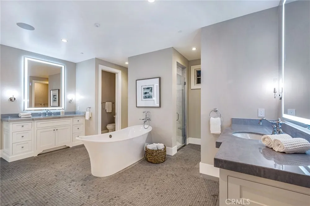 712 K Thanga Corona del Mar, CA 92625