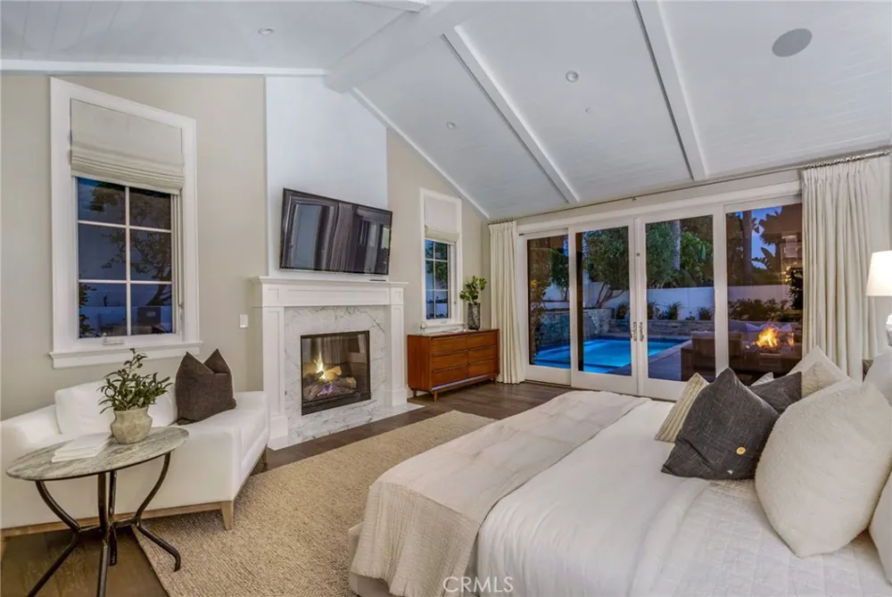 712 K Thanga Corona del Mar, CA 92625