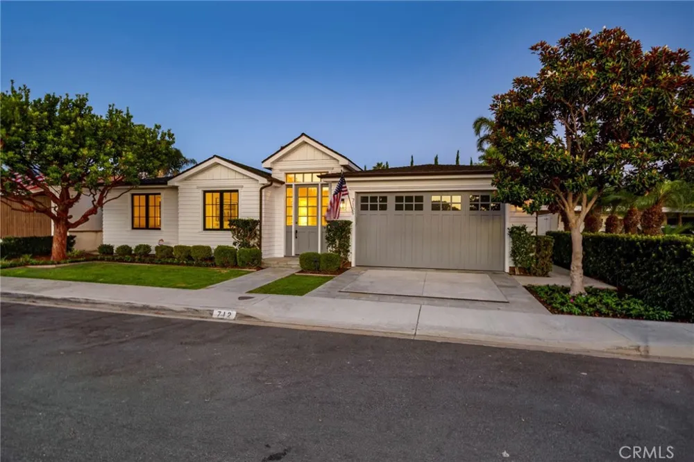 712 K Thanga Corona del Mar, CA 92625