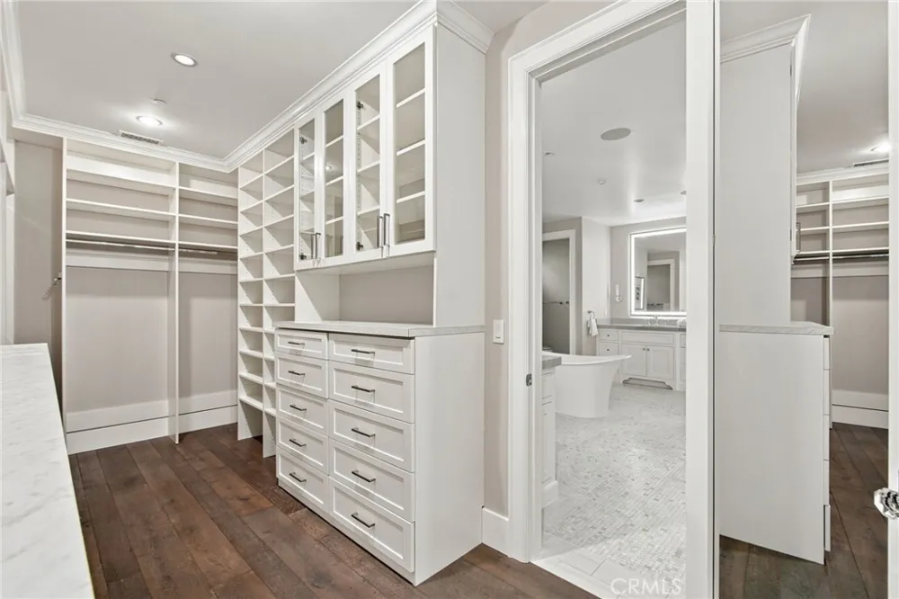 712 K Thanga Corona del Mar, CA 92625