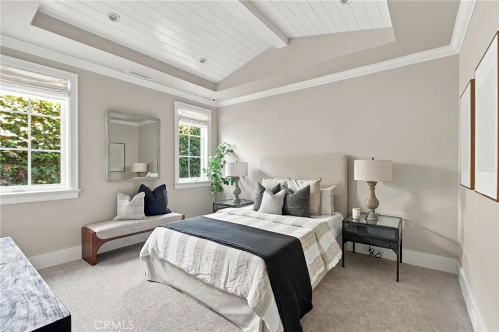 712 K Thanga Corona del Mar, CA 92625