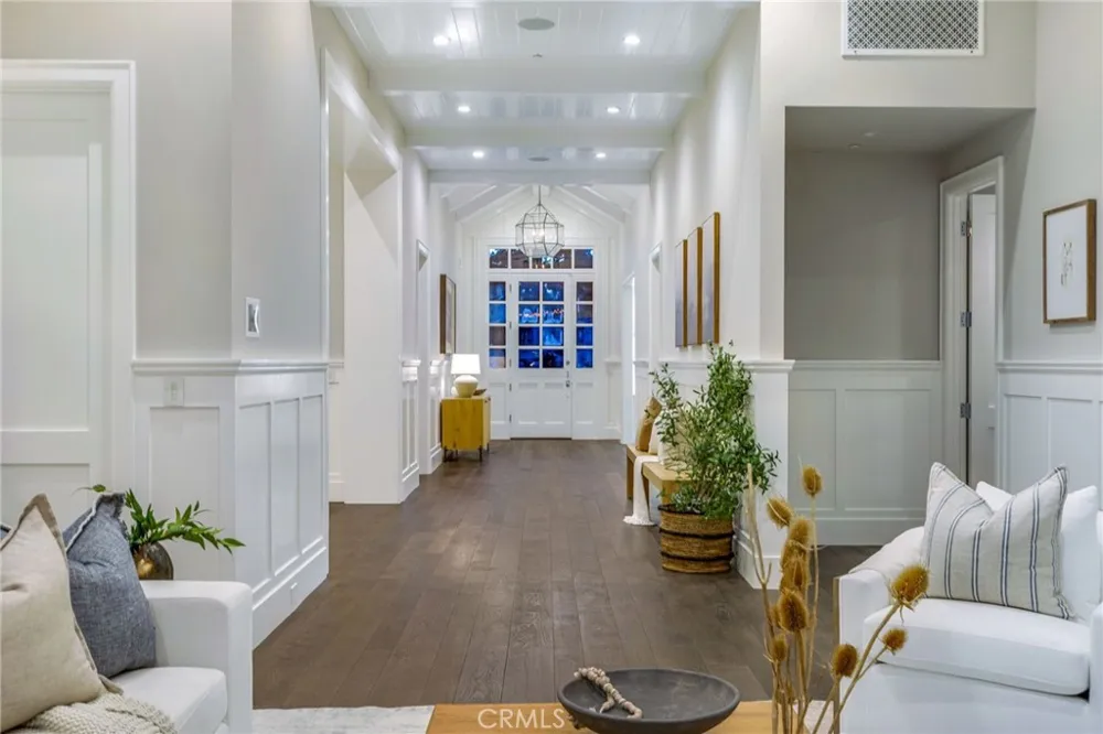 712 K Thanga Corona del Mar, CA 92625