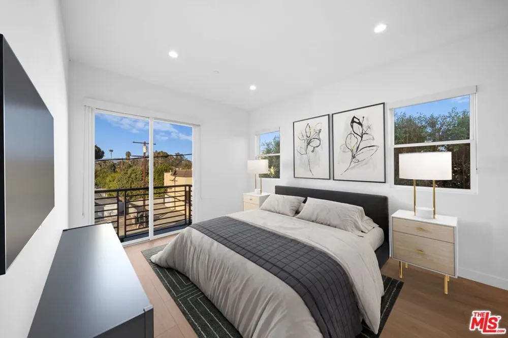 13846 Moorpark Street #201 Sherman Oaks, CA 91423