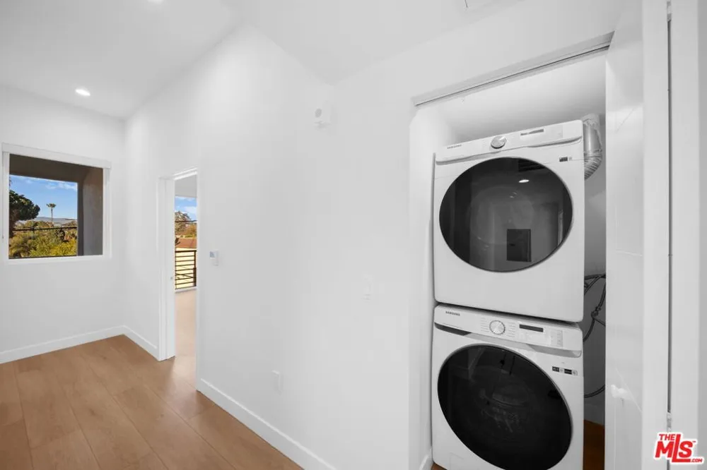 13846 Moorpark Street #201 Sherman Oaks, CA 91423
