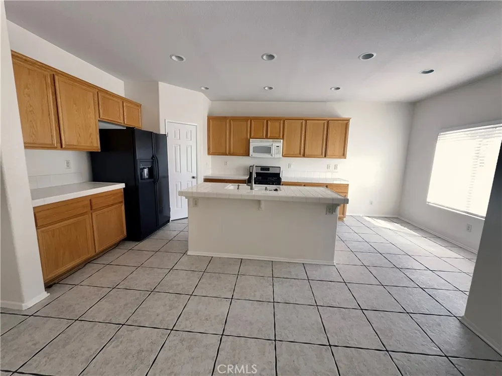 12891 Pueblo Victorville, CA 92392