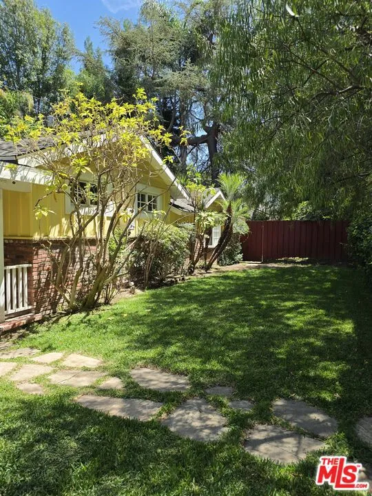 22814 Dolorosa Street Woodland Hills, CA 91367