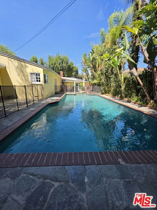 22814 Dolorosa Street Woodland Hills, CA 91367