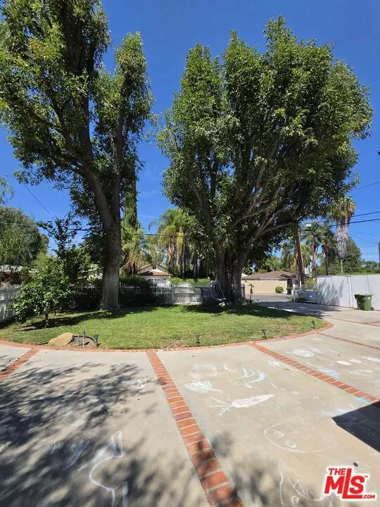 22814 Dolorosa Street Woodland Hills, CA 91367