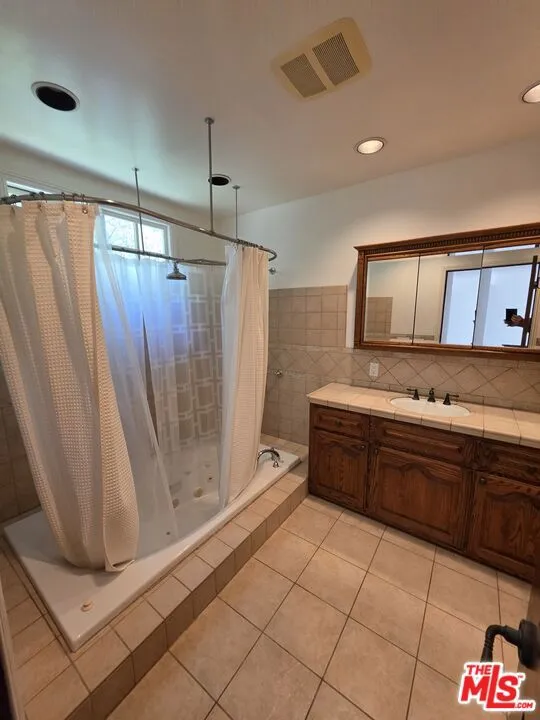 22814 Dolorosa Street Woodland Hills, CA 91367