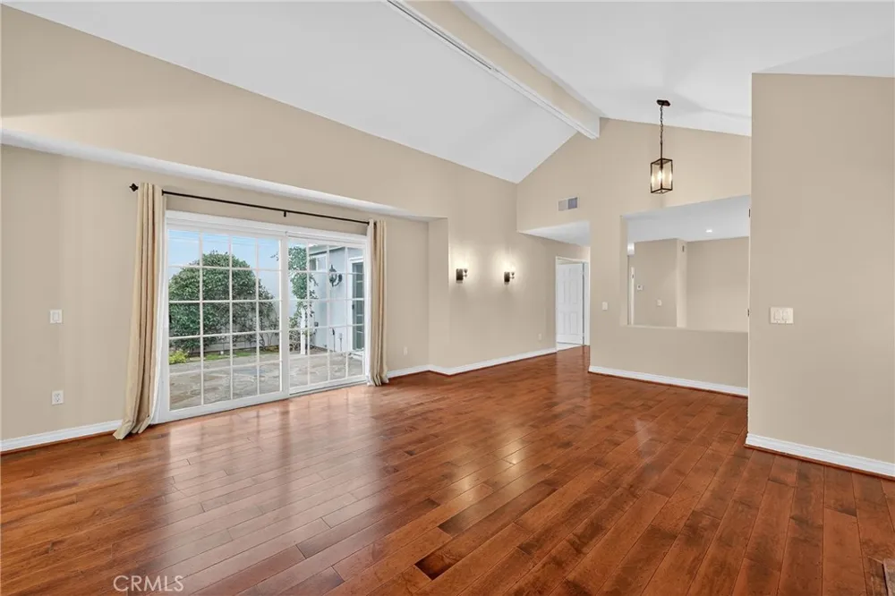26 Lakeshore Irvine, CA 92604