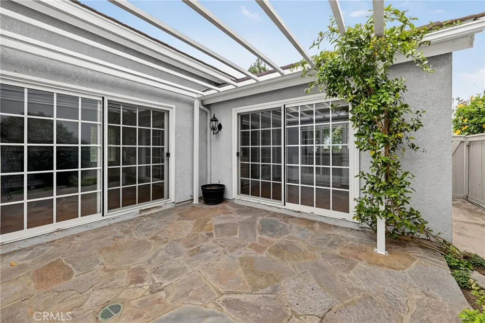 26 Lakeshore Irvine, CA 92604