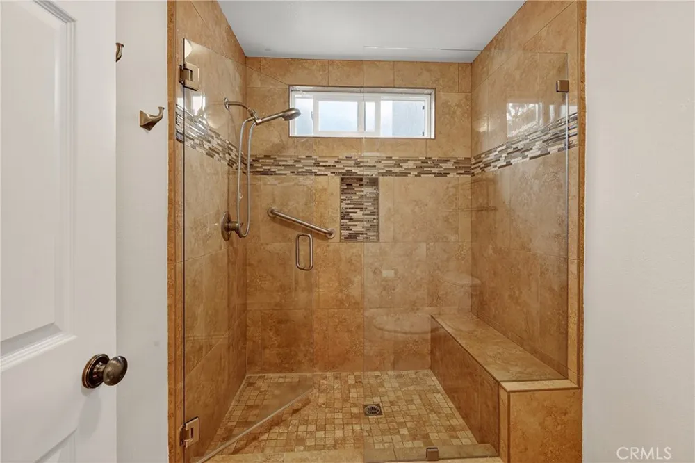 26 Lakeshore Irvine, CA 92604